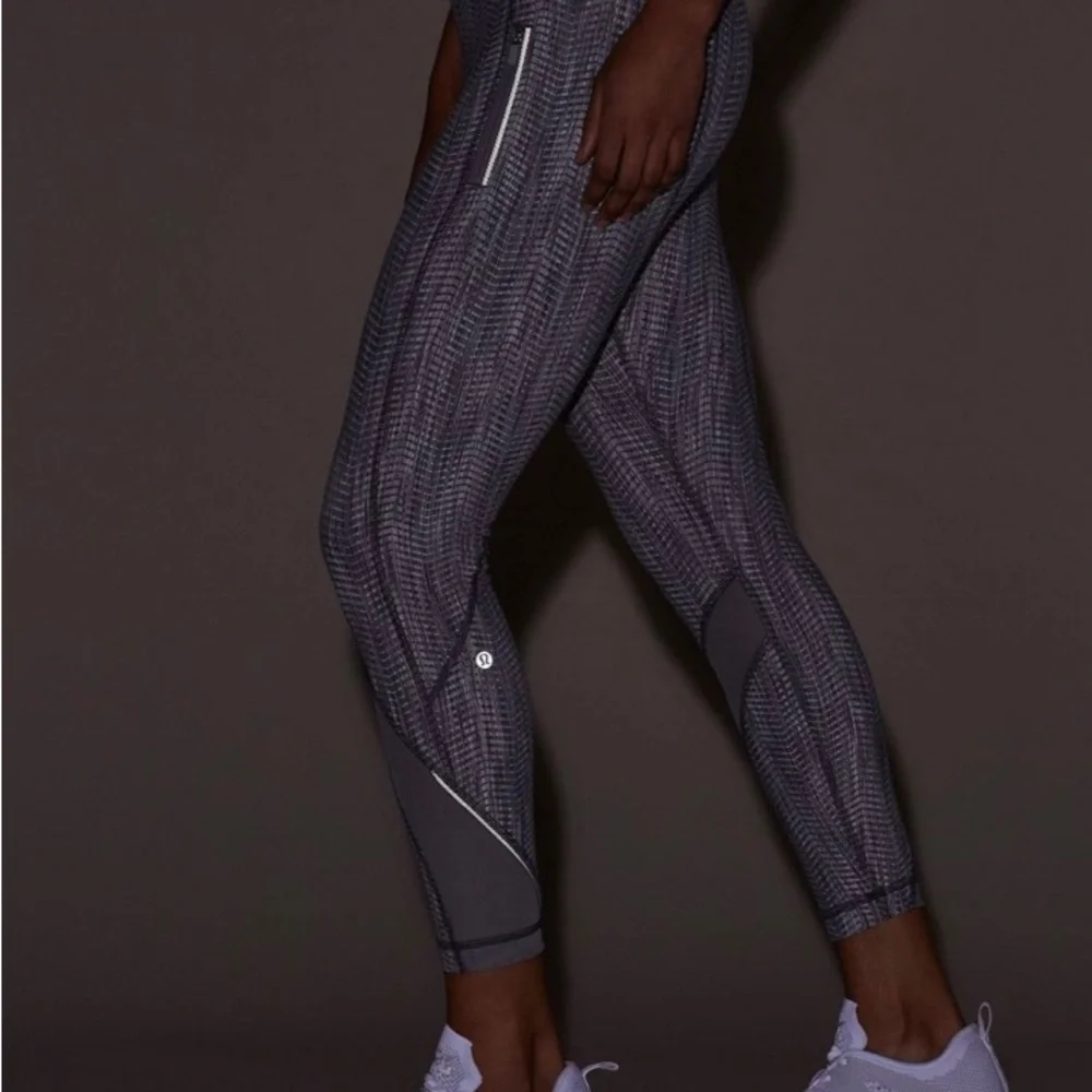 Lululemon Inspire Tight II - Picture 2 of 4